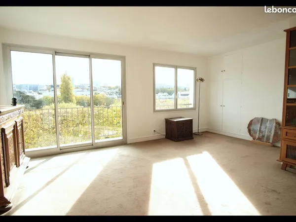 T4 lumineux 83m2 bien situé 