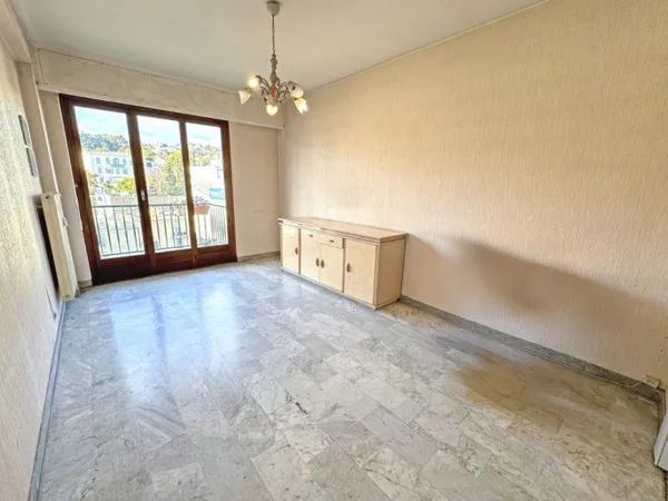 Lumineux 2 pièces –44 m² –Balcon –Cave –À rénover–Californie