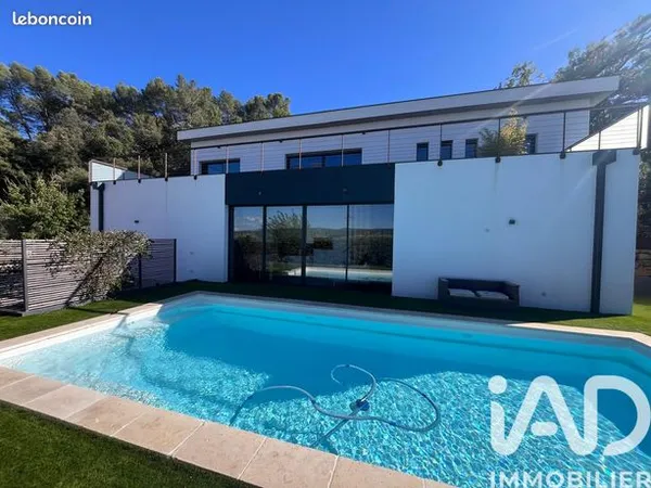 Maison 8 pièces 207 m² 