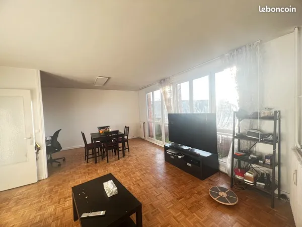Beau 3 pièces lumineux avec balcon - Au pied du métro Ligne 4 & future L15 