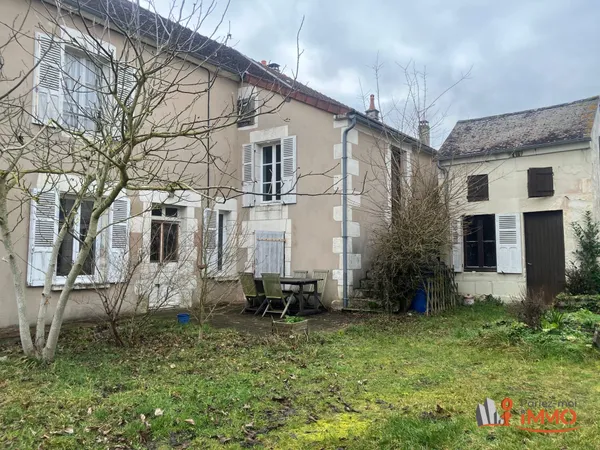 Belle maison en pierres avec jardin et dépendances 