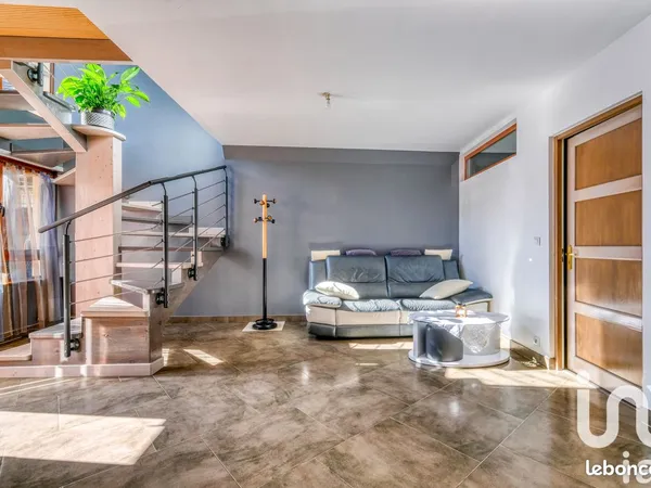 Loft 5 pièces 127 m² 