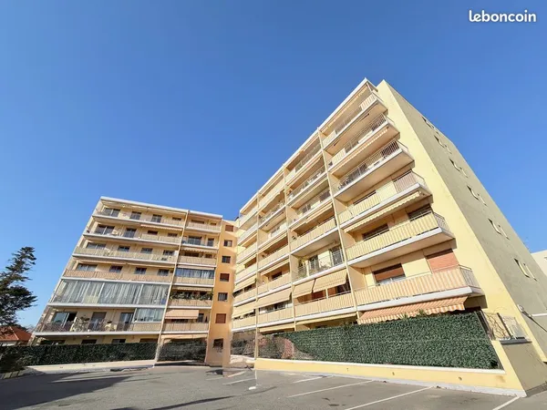 Studio 1 pièce 32 m² 