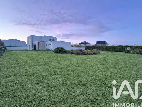 Terrain 697 m² 