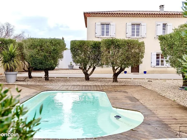 Propriété 5 pièces 138 m² 