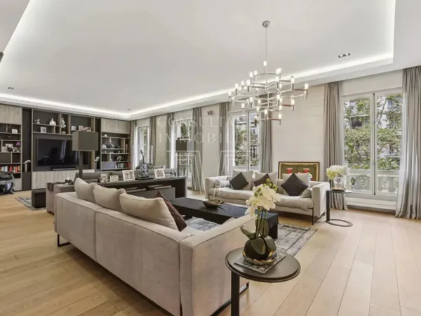 PLAINE MONCEAU.APPARTEMENT D'EXCEPTION 