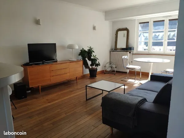 À vendre - Bel appartement 3 pièces de 70 m² - Secteur Bouchon de Troyes, proche Cathédrale 