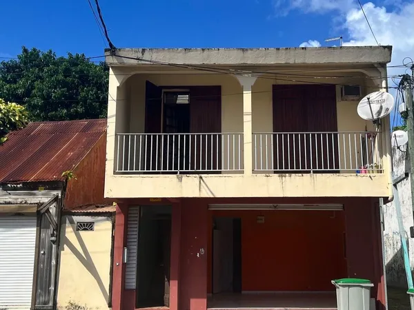 LOCAL COMMERCIAL de 52 m² à Morne-à-l'Eau 