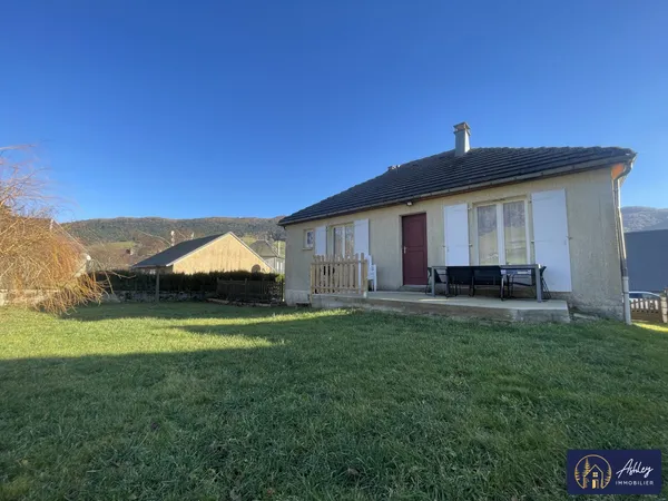 Au coeur du village du Claux, dans un environnement naturel d' 