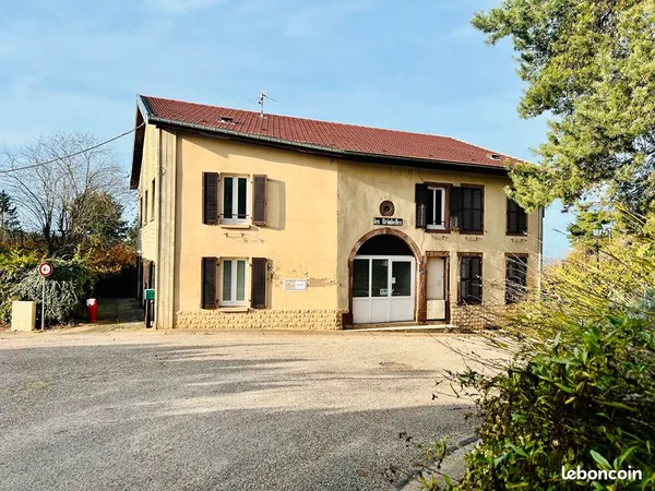 Immeuble 9 pièces 243 m² 