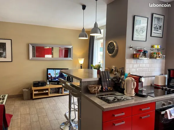 Deux pièces entre Montmartre et Batignolles . Bail mobilité 