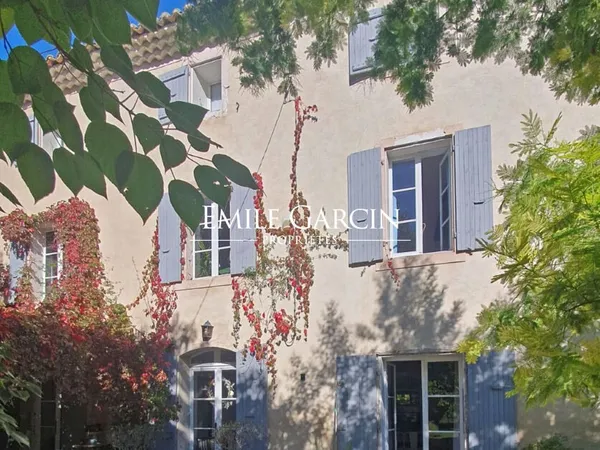 A vendre Ventoux Mas ancien avec terrain et piscine 