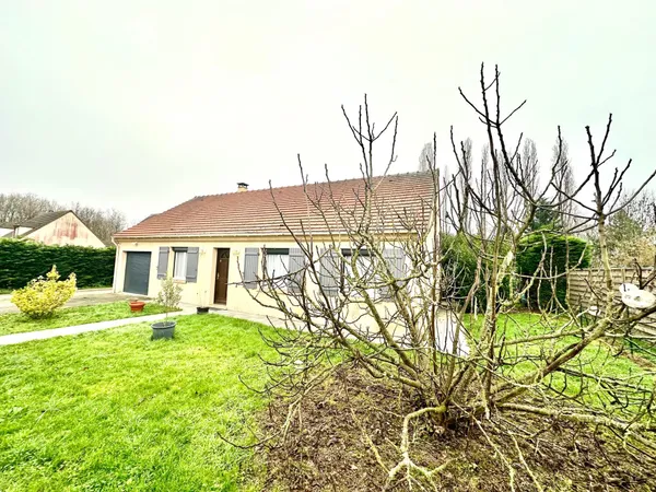 Maison de plain pied sur 1000m2 de terrain clos 