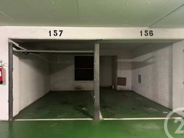 Parking/garage 