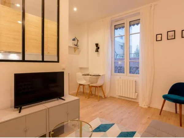 Studio 1 pièce 20 m² 