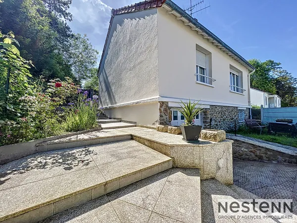Maison Valenton secteur pavillonnaire avec terrasse et jardin 