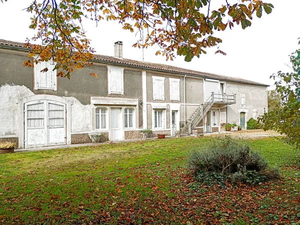 16200 HOULETTE-Ensemble immobilier à rénover 