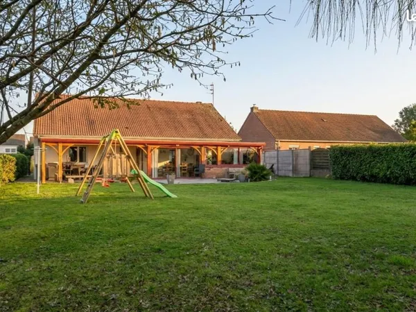 Pavillon 6 pièces 157 m² 