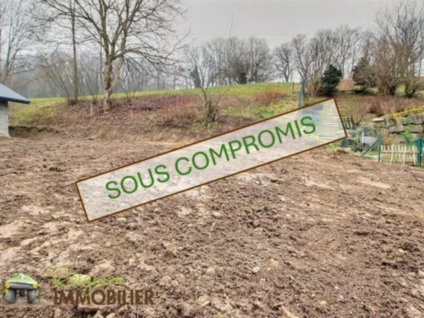 Terrain à bâtir de 383 m² au calme à PERS JUSSY 