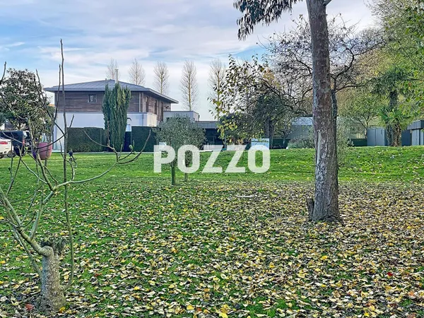 Maison 10 pièces 376 m² 