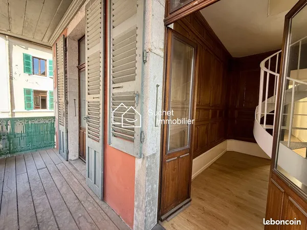 Duplex 6 pièces 125 m² 