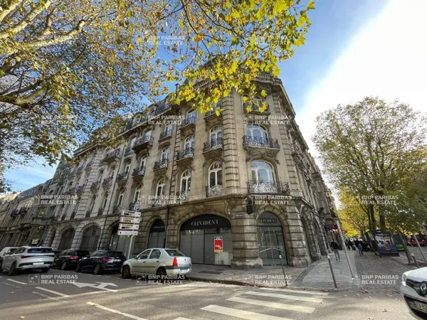 Local 400 m² 