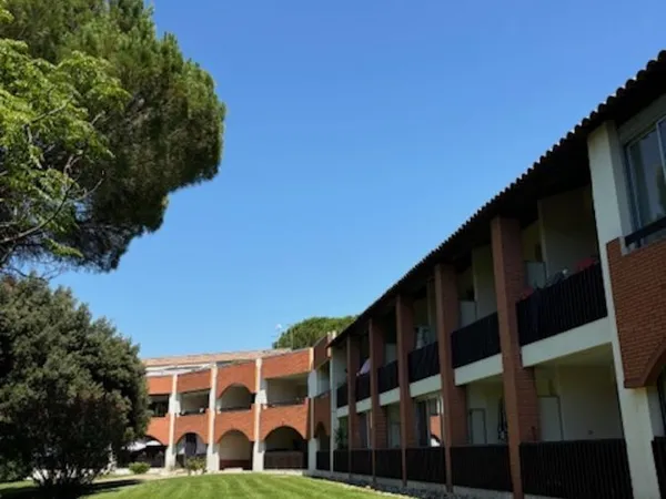 1 Pièce MEUBLE + PARKING 