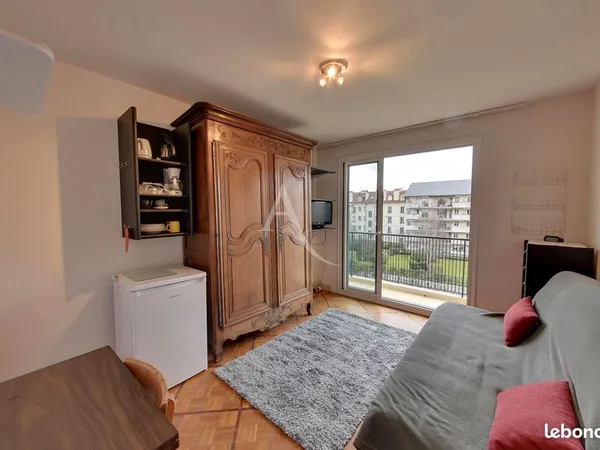 Studio 1 pièce 16 m² 