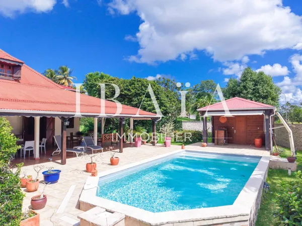 Maison de plain-pied 5 pièces 150 m² 