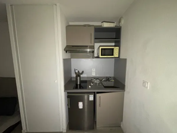 Studio 1 pièce 16 m² 