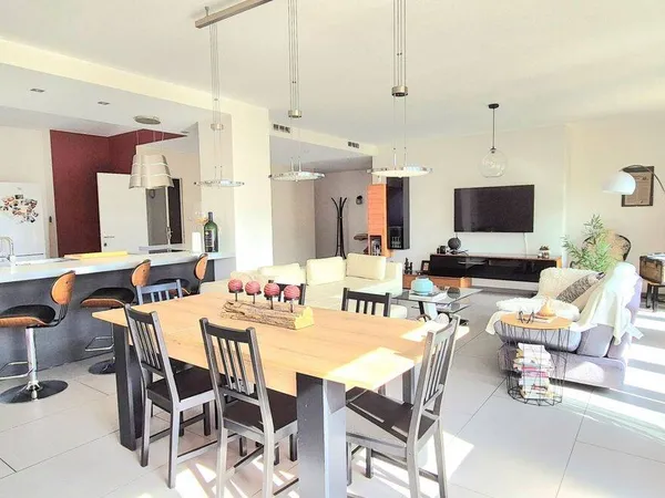 Appartement 3 pièces 114 m² 