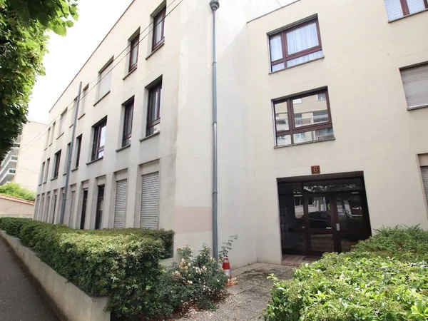 Studio 1 pièce 31 m² 