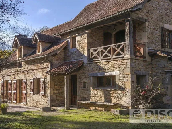 Maison 11 pièces 200 m² 