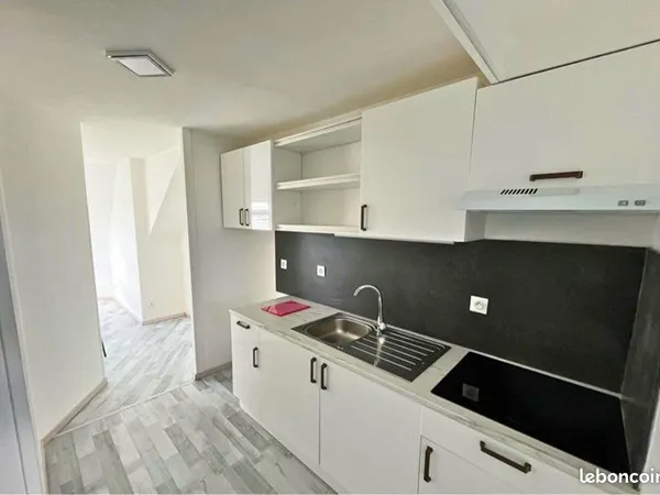 Appartement dernier étage • 27 m² • Quai Magellan à Nantes 