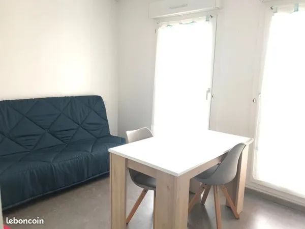 Studio 1 pièce 20 m² 
