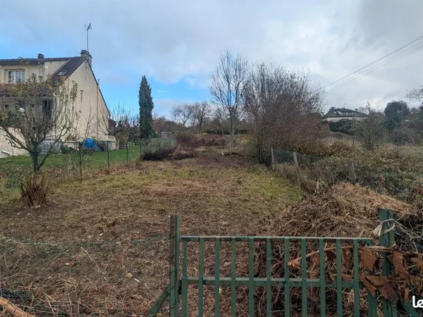 Terrain 558 m² PRESLES 