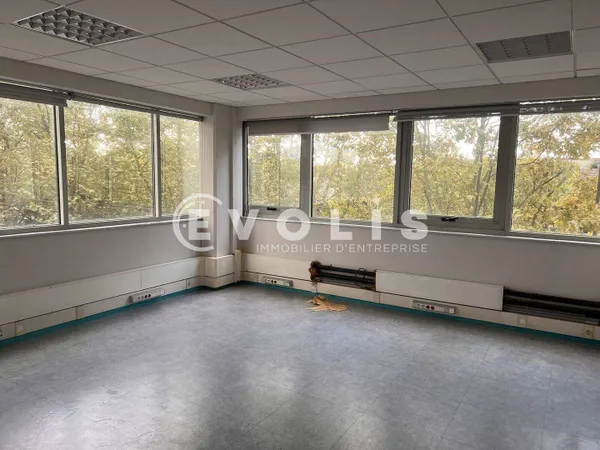 Bureau 374 m² 