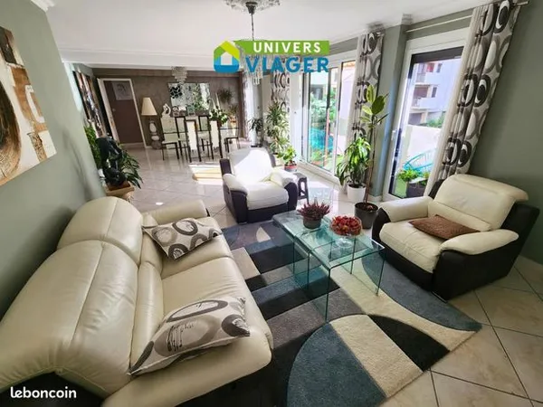 Appartement 4 pièces 124 m² 