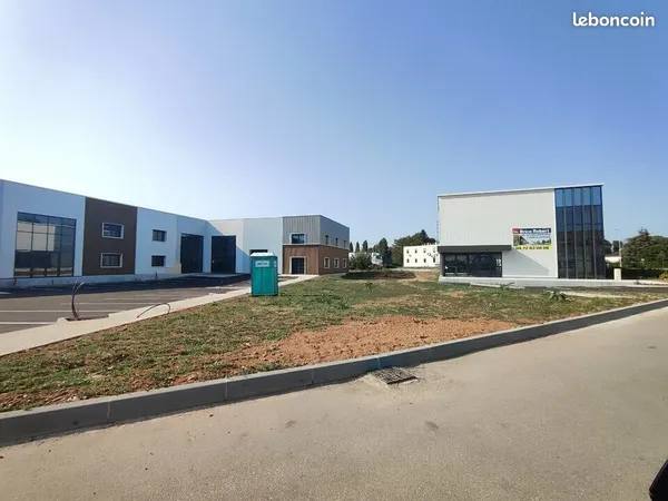 Local commercial 147 m² 