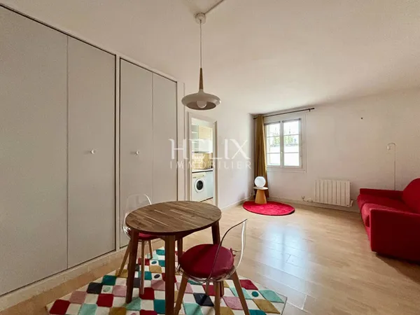 Studio 1 pièce 27 m² 