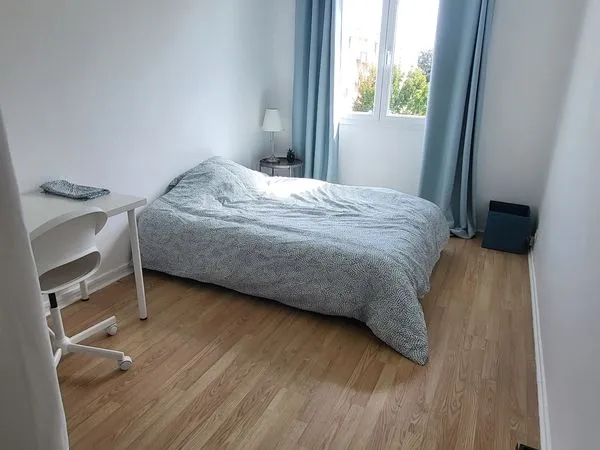 Chambre dans colocation meublée de 3 personnes 