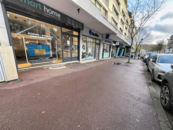 Boutique 1 pièce 110 m² 