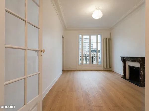 Suresnes (92150) 3 pièces 2 chambres 64,40 m² 7.127 le m² Suresnes - 3 pièces rénové, de 