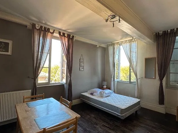 Studio 1 pièce 27 m² 