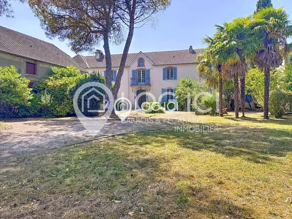 Propriété d'exception avec maison et dépendances 