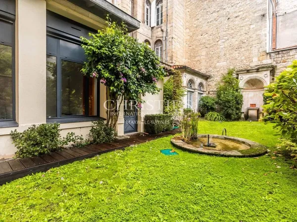 Appartement 7 pièces 144 m² 