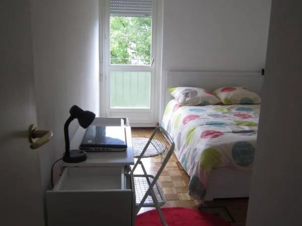 Studio 1 pièce 10 m² 
