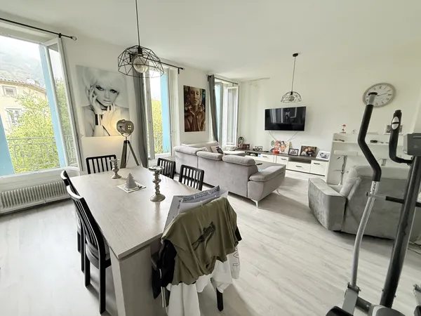 À vendre Appartement spacieux au coeur du centre-ville de L 