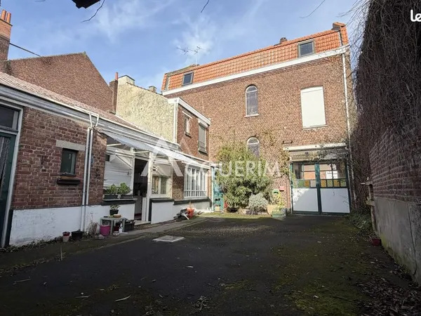 Propriété 6 pièces 140 m² 