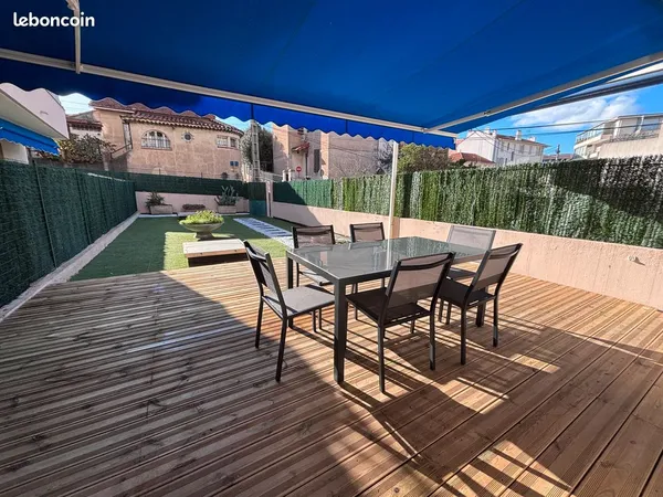 Appartement T4 rénové de 113 m² + Grand jardin + Parking - Coeur de Saint-Raphaël 